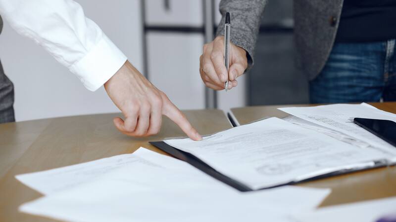 Si no hay testamento, ¿puede reclamar la herencia un hijo concebido fuera del matrimonio?