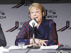 Educación gratuita y más poder a los sindicatos: las promesas de Bachelet