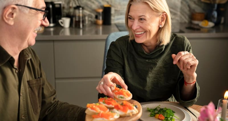 Consumir pescado en una proporción de 3:1 respecto a la carne roja maximiza los beneficios para la salud (Fuente: Freepik)