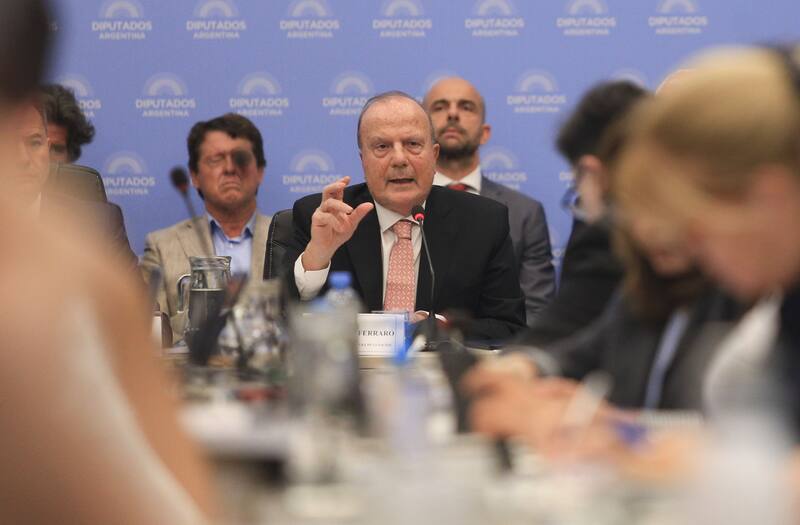El ministro de Infraestructura, Guillermo Ferraro, en su exposición en Diputados de este jueves. (NA/Marcelo Capece)
