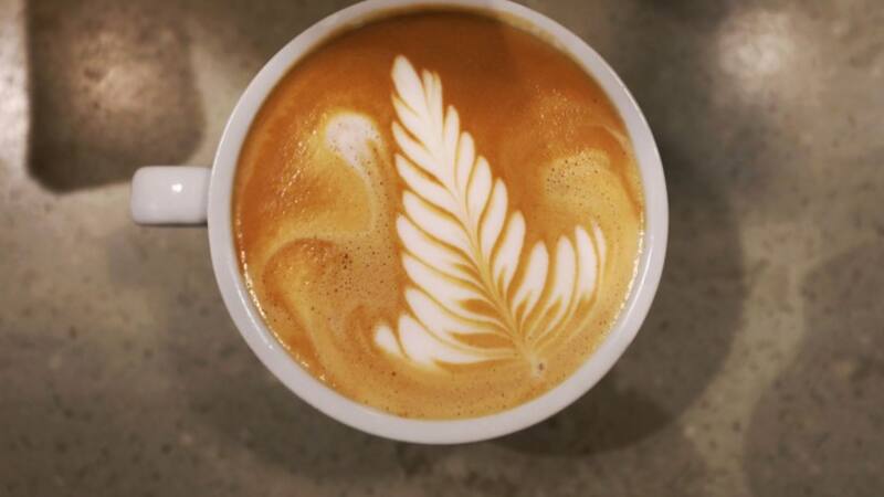 La ingesta de café diaria tiene que ser controlada para no consumir cafeína en exceso.