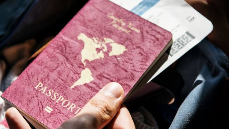 Nuevas restricciones para ingresar a Europa: ya no alcanza con el pasaporte de la UE, este es el nuevo sistema fronterizo.