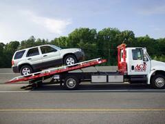 Grúas: el Gobierno dio marcha atrás y las aseguradoras seguirán con el servicio