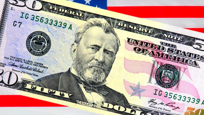 Puedes acudir a una tienda numismática o a una feria especializada.