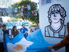 Con la presencia de Gianinna Maradona y Claudia Villafañe, Otermín presentó "Comunidad de D10S en Fiorito