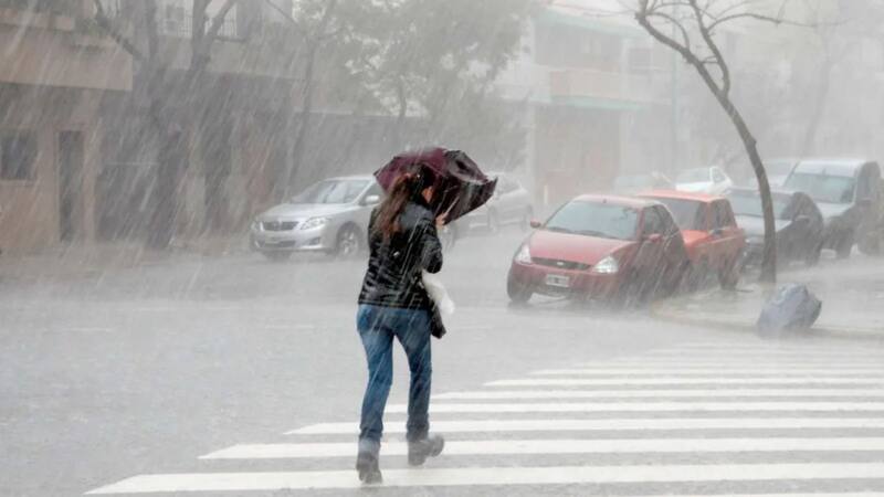 Alerta amarilla por tormentas eléctricas y lluvias intensas en esta provincia: a partir de qué hora llegará.