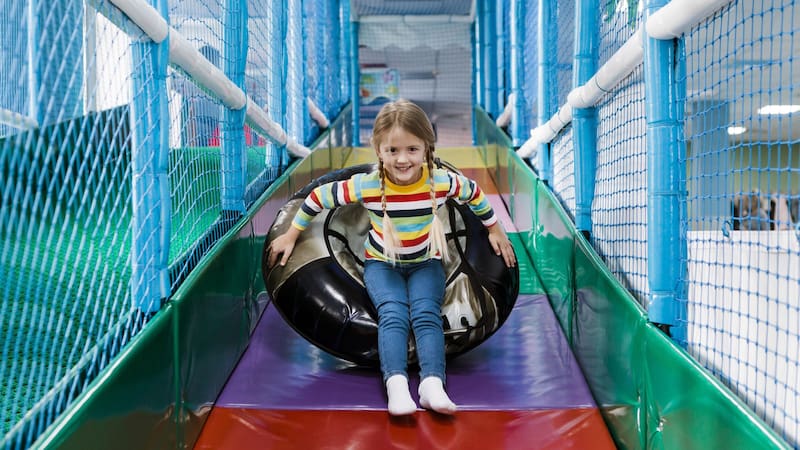 Los festivales locales en ciudades cercanas a la capital argentina suelen ser una excelente oportunidad para disfrutar de eventos especiales y atracciones temporales durante las vacaciones de invierno.