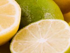 Pasta de diente con cáscaras de limón: por qué recomiendan mezclarlos y para qué sirve