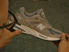 Las zapatillas con forma de pata de gallina que facturan millones en todo el mundo: su origen