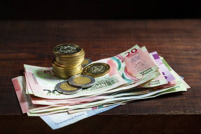 Instituciones financieras como UBS y Grupo Banamex expresaron su preocupación por el deterioro de la situación económica en México. Fuente: Shutterstock.