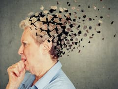 Ni a los 65 ni a los 70: científicos aseguran que los primeros síntomas de Alzheimer aparecen años antes de su diagnóstico, ¿cómo prevenirlo?