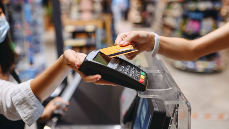 Tarjetas de crédito gratis: ¿qué bancos las ofrecen y cuáles son los requisitos para conseguirlas?