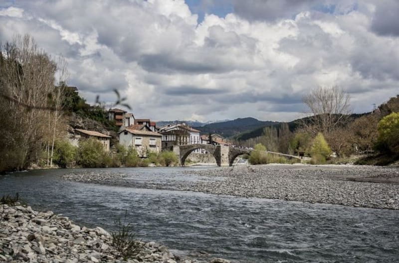 Es una hermosa villa de la época medieval que ofrece los paisajes naturales más cautivadores para disfrutar de actividades al aire libre y capturar impresionantes fotografías.