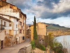 Escapadas: el pueblo con las mejores postales del Ebro que es ideal para visitar en otoño