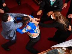 Video: golpes en el Congreso de Bolivia por la detención de Jeanine Áñez