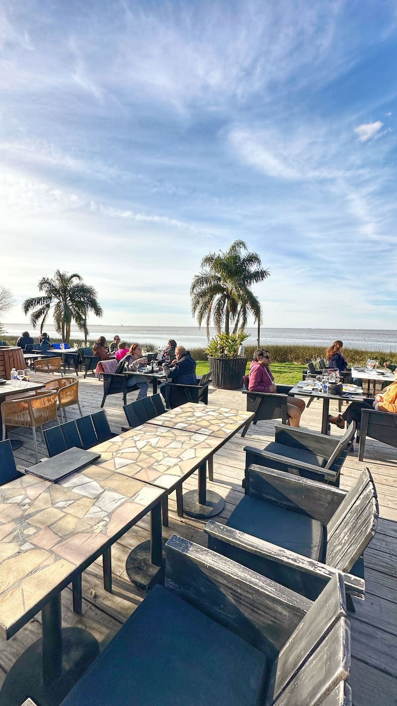 El restaurante en San Isidro con la mejor comida y vista al río
