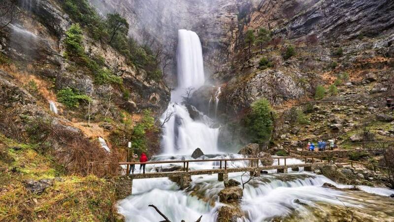 Descubre un tesoro natural de España que está a menos de 2 horas de Murcia: cómo llegar a la cascada del "reventón".