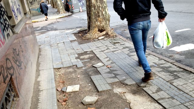 ¿Qué deben hacer los vecinos para arreglar su vereda en Montevideo?