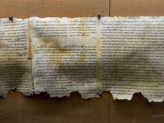 Conocé al argentino que custodia uno de los manuscritos más antiguos de la historia