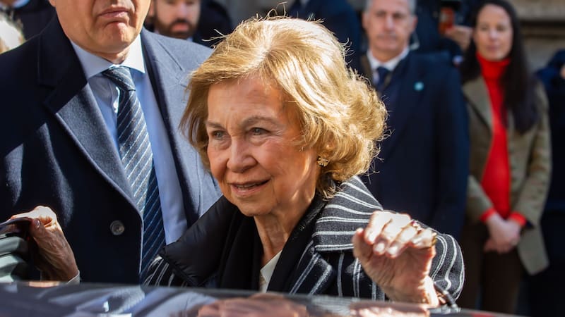 La reina Sofía ha intensificado sus oraciones en Zarzuela ante el avance de una enfermedad irreversible en su familia.