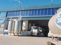 Gremio lechero presiona por salarios y empuja a directivos de SanCor a negociar la venta