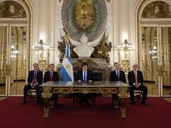 Milei criticó al Congreso y anunció dos medidas para "blindar el superávit fiscal"