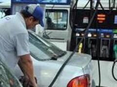 Congelamiento de nafta: YPF propone compra de bonos a cambio de baja de impuestos