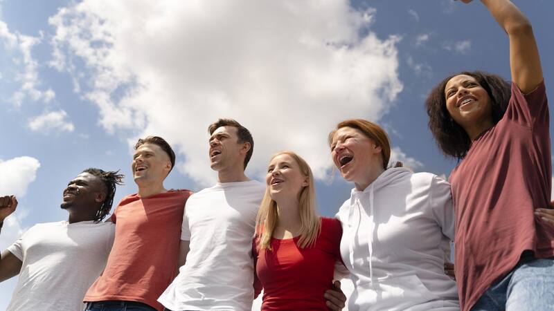 Los himnos nacionales son expresiones musicales que simbolizan la identidad nacional de cada país.