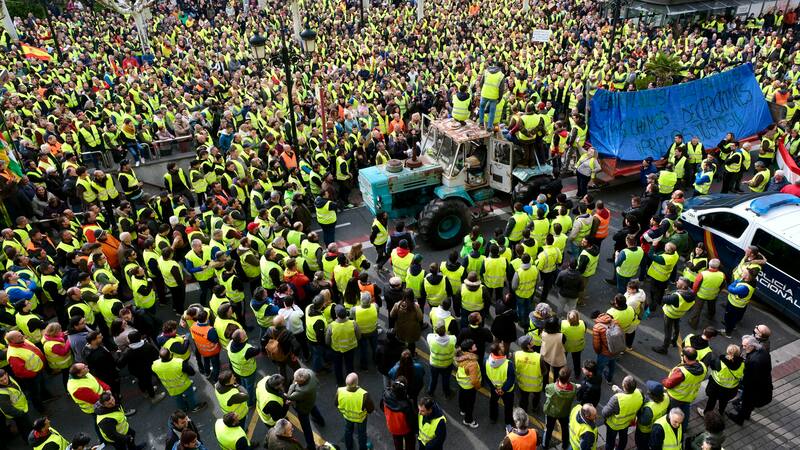 Huelga de agricultores: el campo amenaza con tomar Madrid, aunque no descartan el diálogo con el Gobierno.