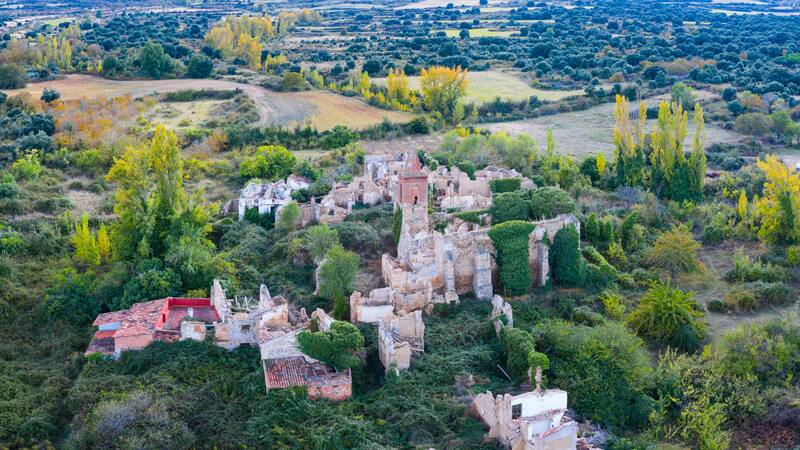 Este pueblo de La Rioja se vende por un precio mucho más bajo que el de una casa.