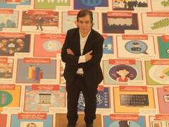 Un legislador regala libros con un fin altruista y gana seguidores en redes