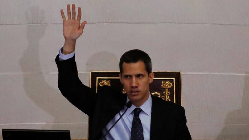 Guaidó presidió la primer sesión del Parlamento tras su autoproclamación