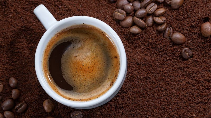 Consumir un café en el desayuno te ayudará a bajar de peso. (Foto: Freepik)