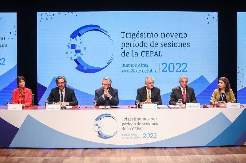 Marcó del Pont, Cafiero y Alberto Fernández junto al secretario de Cepal Salazar-Xirinachs