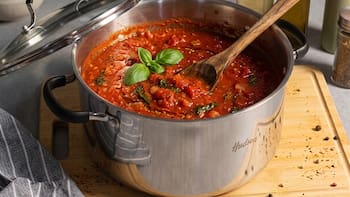No es el azúcar: el ingrediente que hay que agregar a la salsa de tomate para que no genere acidez