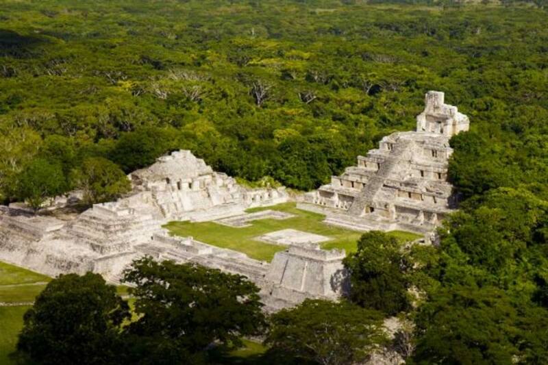 La variedad de estilos arquitectónicos en Edzná refleja la evolución de la civilización maya a lo largo de los siglos. Foto: campeche.travel