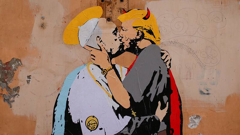 El mural del Papa y Donald Trump