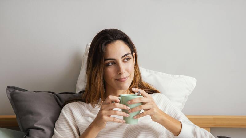 Disfrutar de esta bebida antes de dormir puede convertirse en un ritual reconfortante para relajarte.