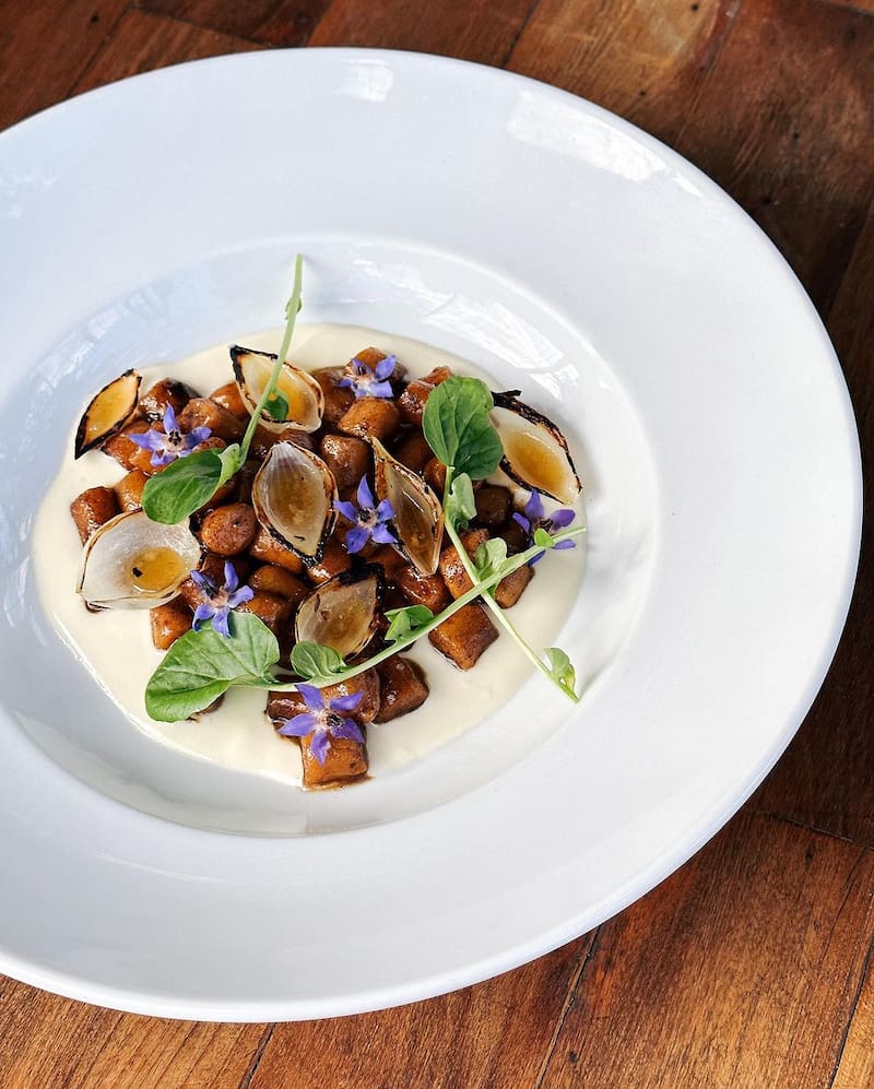 Los ñoquis de plátano con queso cabacinha de Birosca. Fuente: Instagram @Biroscas2