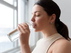 ¿Cuánta agua debes tomar realmente? Esto dicen los expertos
