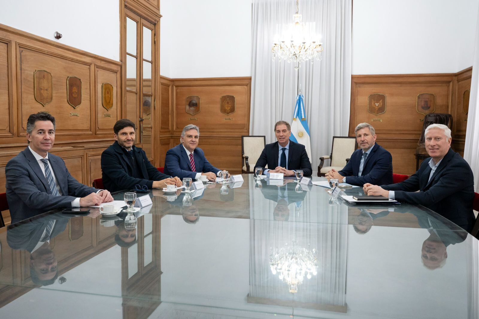 Santilli se reunió con los gobernadores del Centro para destrabar otro punto de la reforma energética