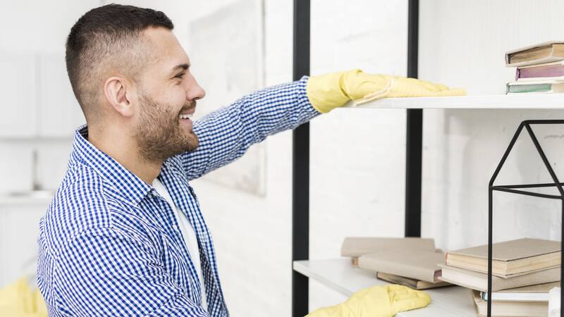 Adoptar la regla de los 2 minutos como parte de la rutina diaria puede conducir a un ambiente doméstico más ordenado.