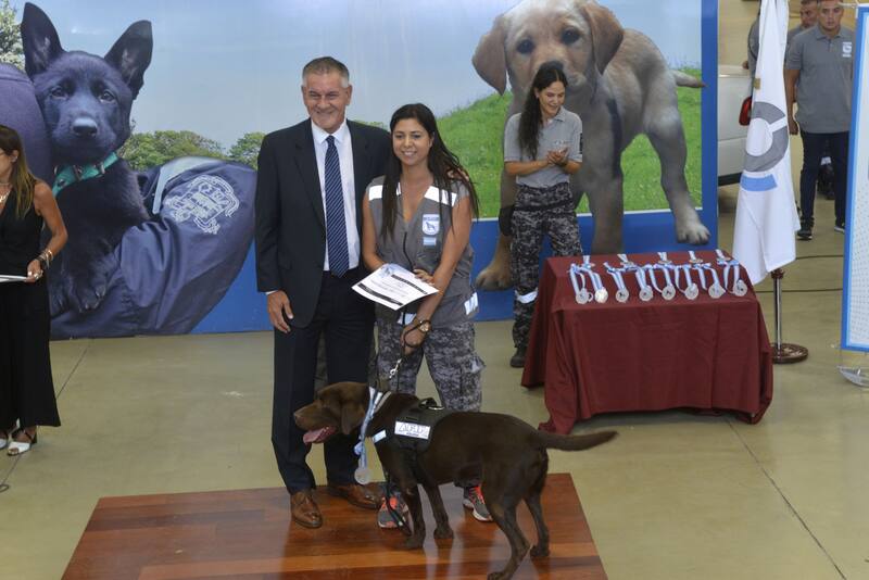 Castagneto participó de la entrega de medallas para entrenadores y canes de la Aduana-AFIP