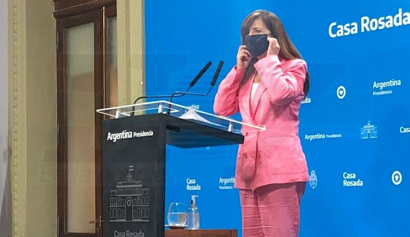 Gabriela Cerruti, portavoz presidencial, en conferencia de prensa.