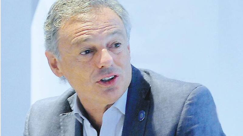 El funcionario piensa que ese 10% "es el que tiene mejores salarios"