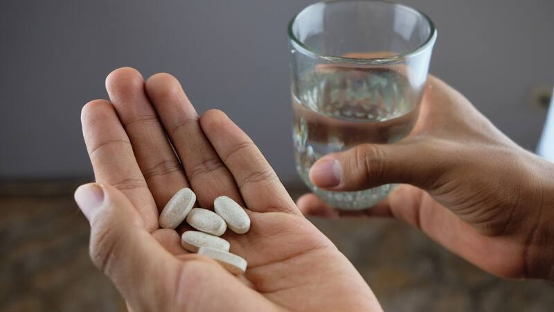 Preocupación mundial | Estos son los nuevos efectos secundarios del medicamento más usado por los mayores de 65 años.