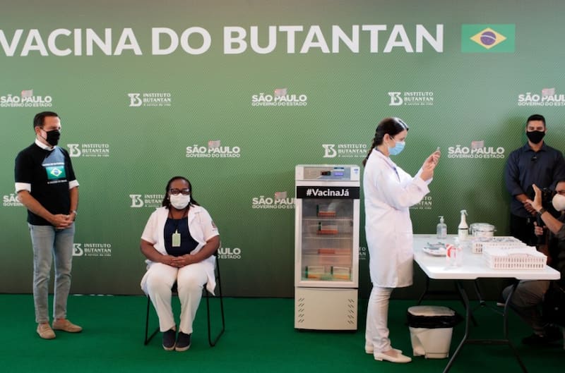 Coronavirus - El gobernador de San Pablo, Joao Doria, encabeza la campaña de vacunación - Bloomberg