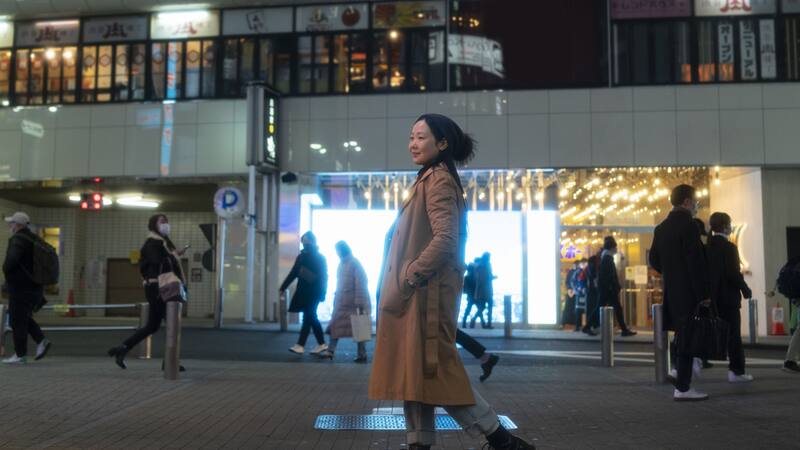 Salir a caminar después de cenar es clave para vivir más tiempo.