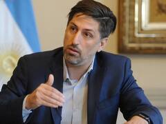 Trotta confirmó que todavía no vuelven las clases a la Ciudad pero llegan los gabinetes tecnológicos