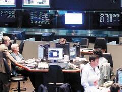 Nuevo récord de la bolsa mexicana a la espera de reportes corporativos